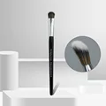 52 concealer brush