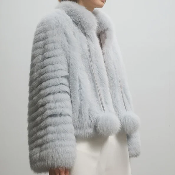 Real Fox Fur Coat Female Winter High-end Foreign Style Winter Young Coat 2023 Hairball Design Fluffy Short Jacket High Street