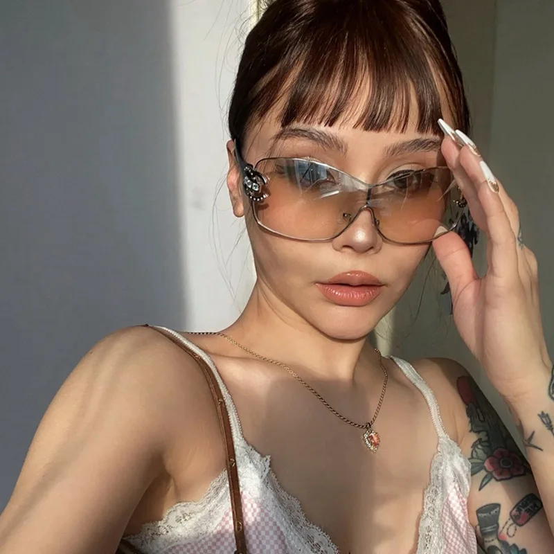 ������ ���� C ���̾Ƹ�� ���͵� ���۶󽺰� ���Ե� ���ο� ���ǽ� ���� ������ ���۶�, ���� �� �̱� �ݼ� ���۶�