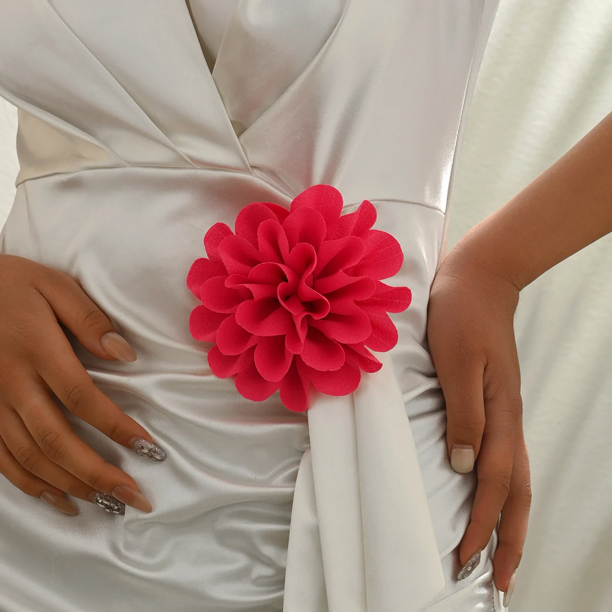 12CM Bohemia Elegant Fabric Flower Brooch for Women Bridal Exquisite Handmade Layered Floral Lapel Pins Party Wedding Jewelry