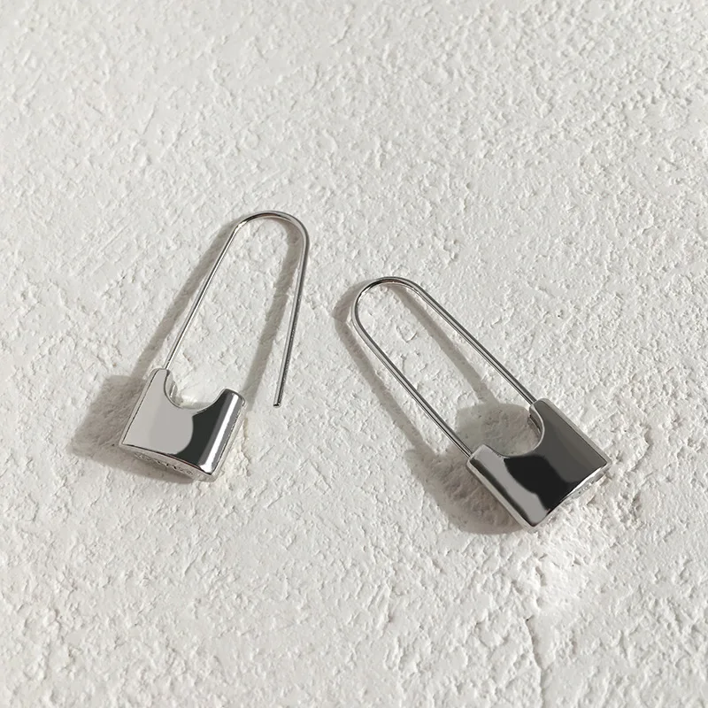 European and American Personalized Retro Pin Lock Earrings