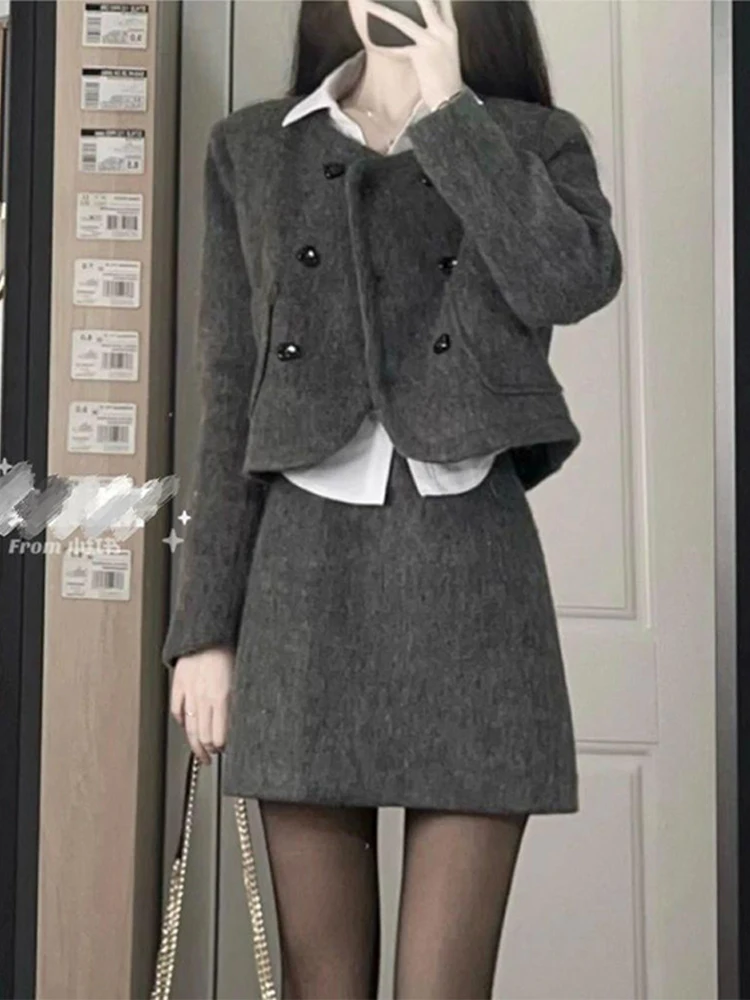 

Женский комплект из двух предметов с длинным рукавом и круглым вырезом