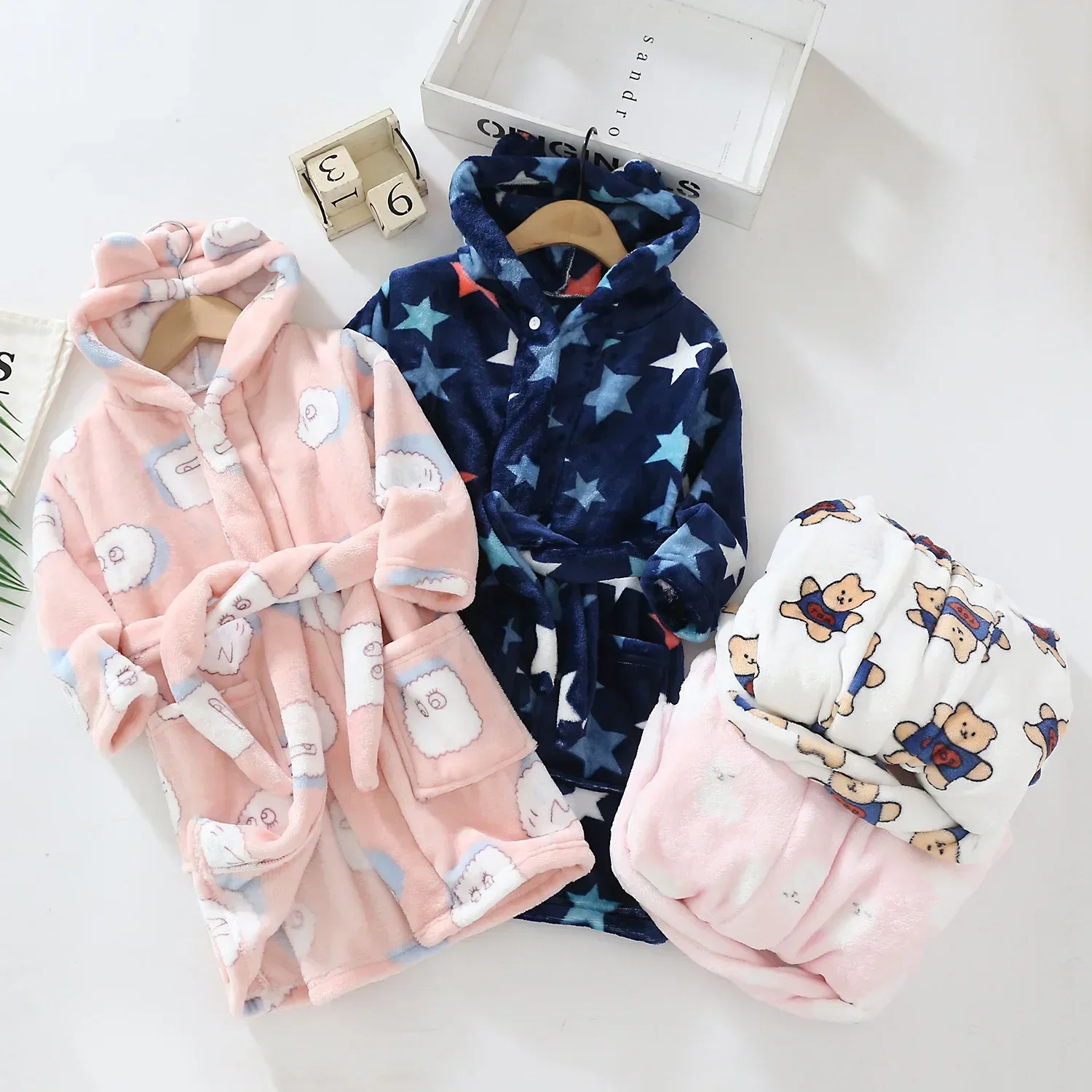Child Bathrobe Kids Robe Kids Cartoon Bear Robes Winter Baby Girl Bathrobe Sleepwear Robe For Children Flannel Hooded Pajamas Boys Homewear Clothing