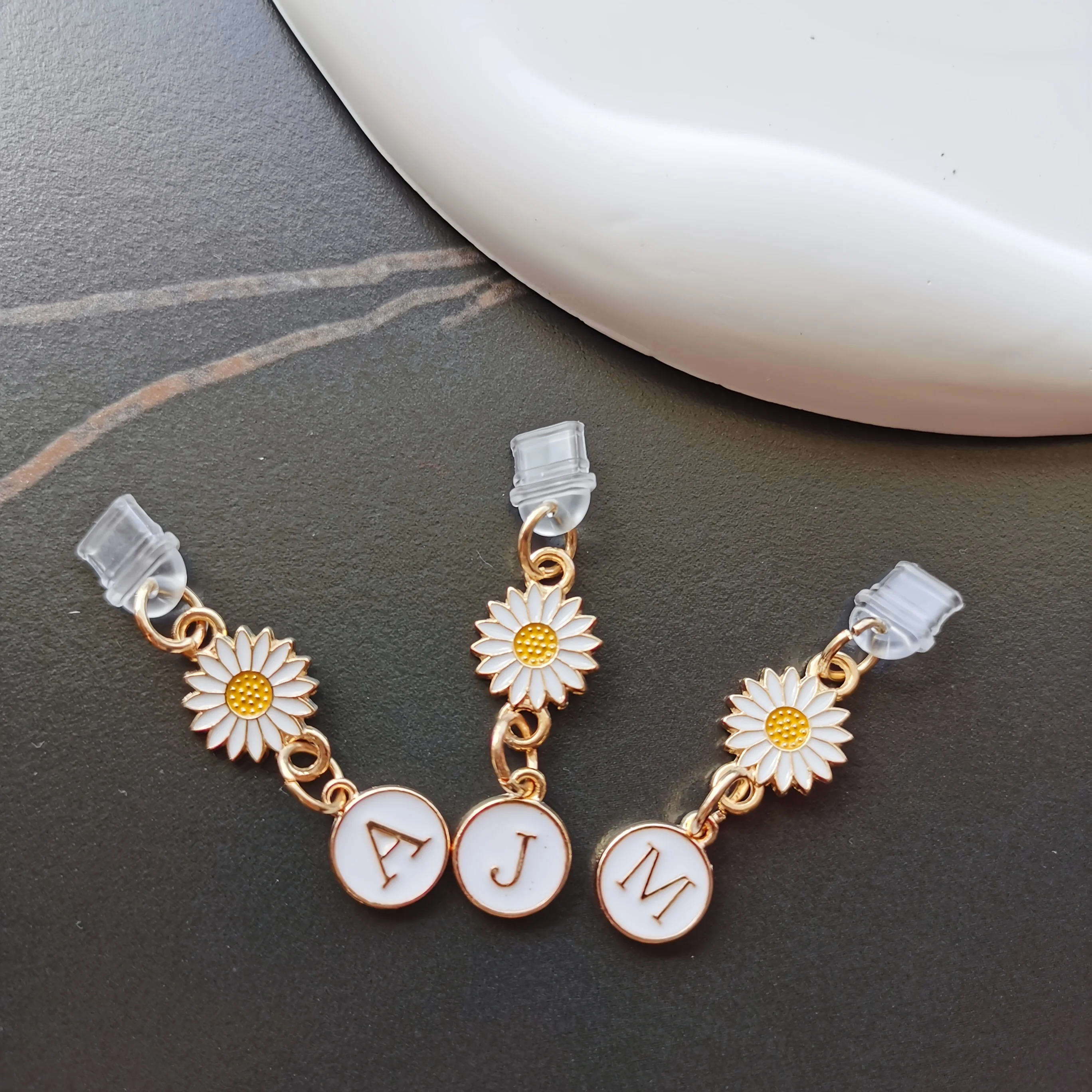 Creative Daisy & Sunflower Letter Phone Charm - Women's Fashion Accessory & Perfect Gift