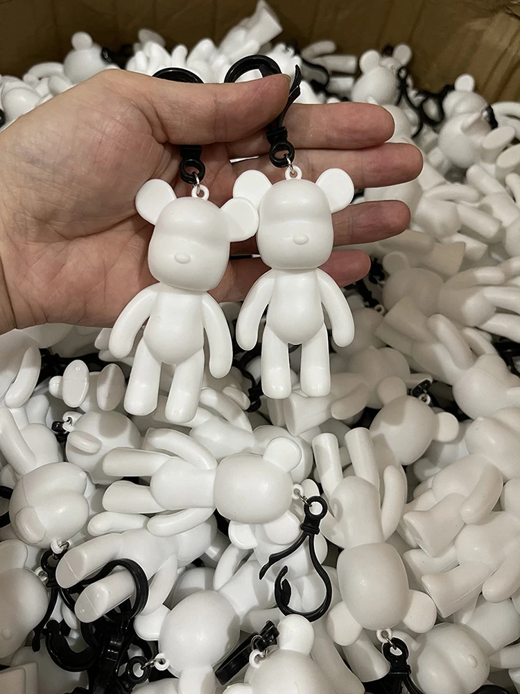 Fluid Bear Keychain DIY Graffiti Violent Bear Statues Mini Pigment Painting Blank Mold Figure Kid Toys Gift 24PCS stainless steel keychain