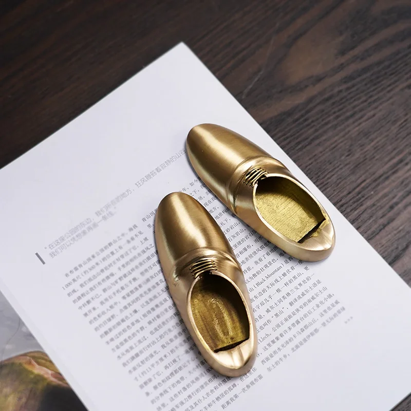 

Indian Handmade Brass Products Light Luxury Shoes Modeling Ashtray Crafts Nordic Ornaments