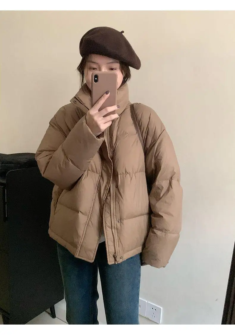 

Женская короткая пуховая куртка, Повседневная модная куртка на 2024 белом утином пуху, с воротником-стойкой, женские парки с перьями, уличная одежда, зима 90%