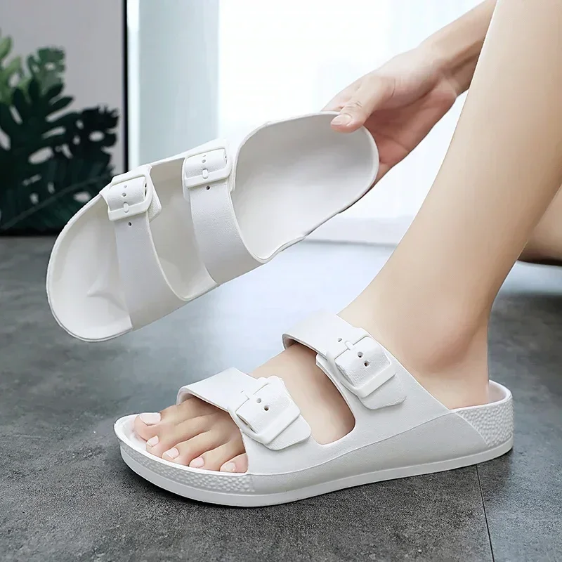 Buckle Soft Sole Beach Holiday Slippers for Women Sandale Femme Et&eacute; Luxe Sandals for Men and Women Footwear Fashion