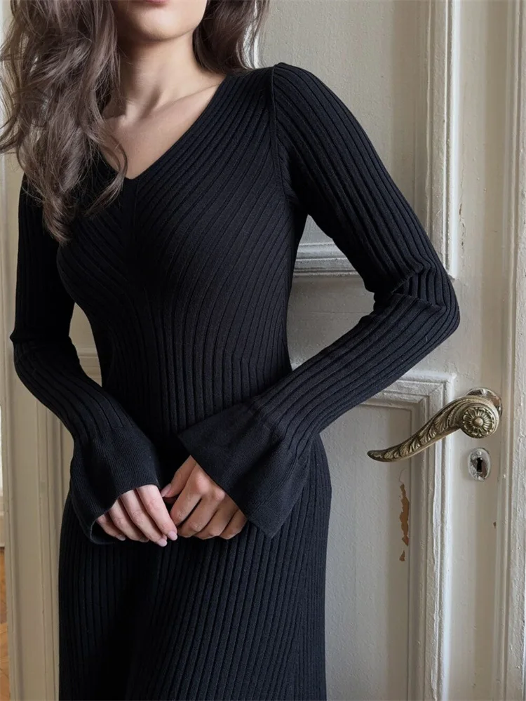 Vestido retro de punto con cuello en V para mujer, suéter de canalé para otoño e invierno, vestido largo elegante, ajustado, con mangas acampanadas, ropa para mujer