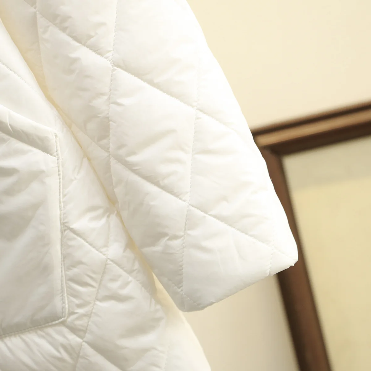 Рисунок 6 - Женские парки, зимняя модная блестящая