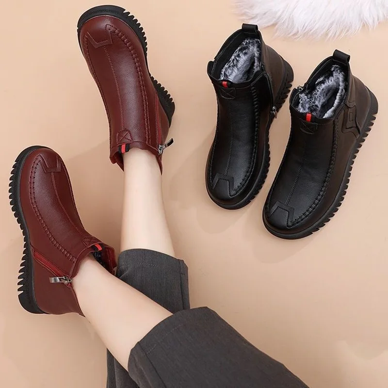 Winter Mom Snow Boots Female Non-slip Flat Short Boots Ladies Leather Warm Plush Ankle Booties Outdoor Woman Cotton Shoes Comfy