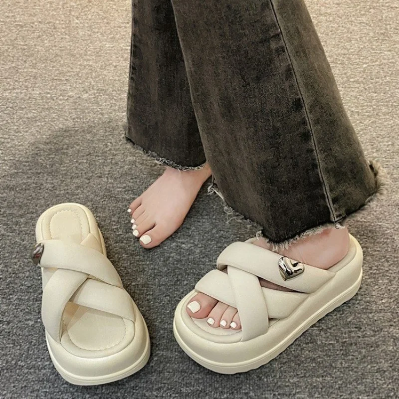 

Сланцы женские на платформе, Мягкие Шлепанцы из экокожи, на резиновой подошве, повседневная обувь с перекрестной шнуровкой, лето 2023