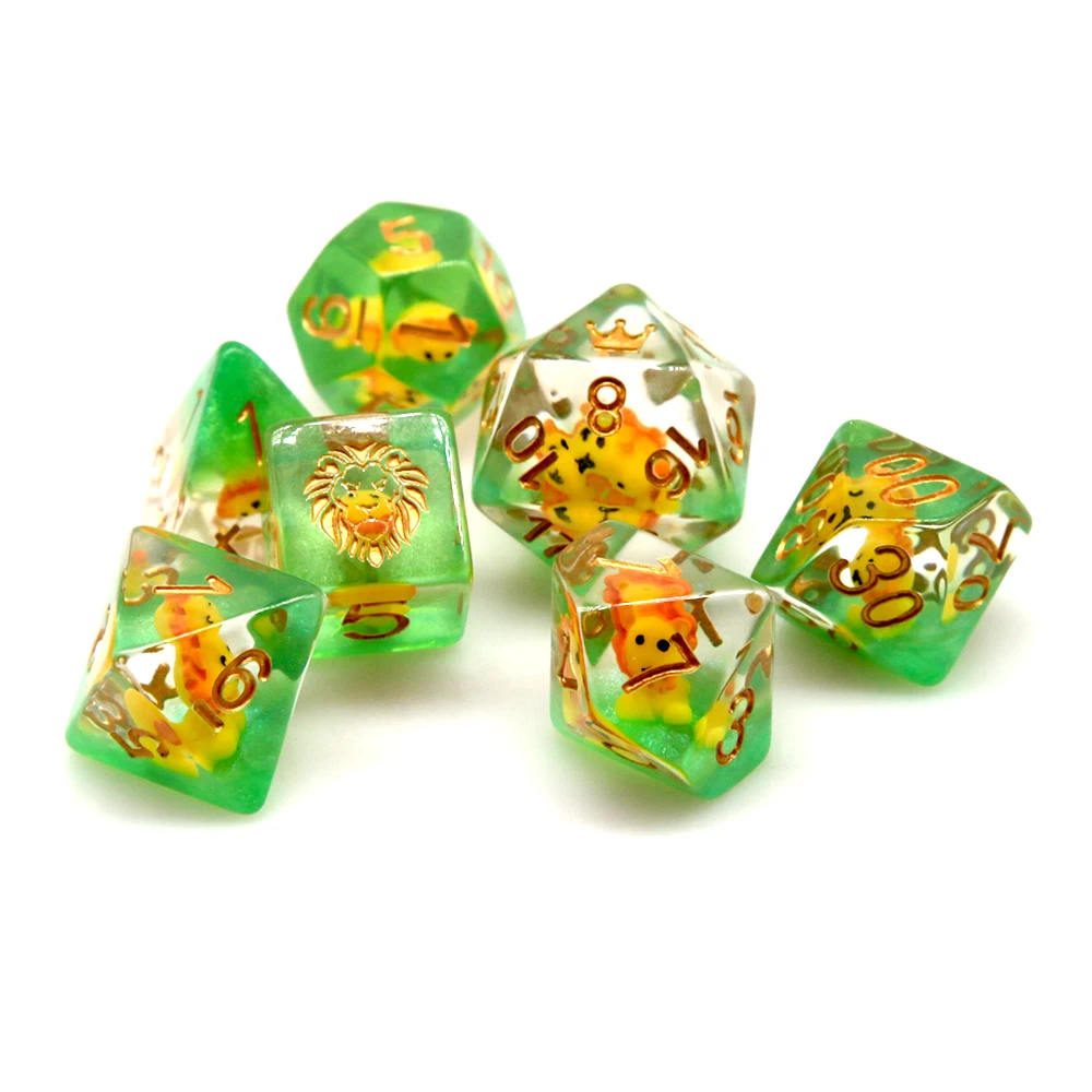 Polyhedral Dice Kit 7Pcs/Set DND Dice Transparent Resin Sweet Strawberry Cute Steppe Lion Polyhedral Dice For Role-Playing Table Card RPG Board Game