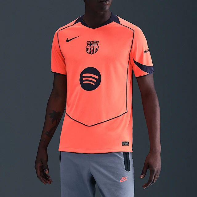 Nike Authentic Dri-FIT T-shirt d'entraînement de football respirant à manches courtes pour homme HM3201-855 1