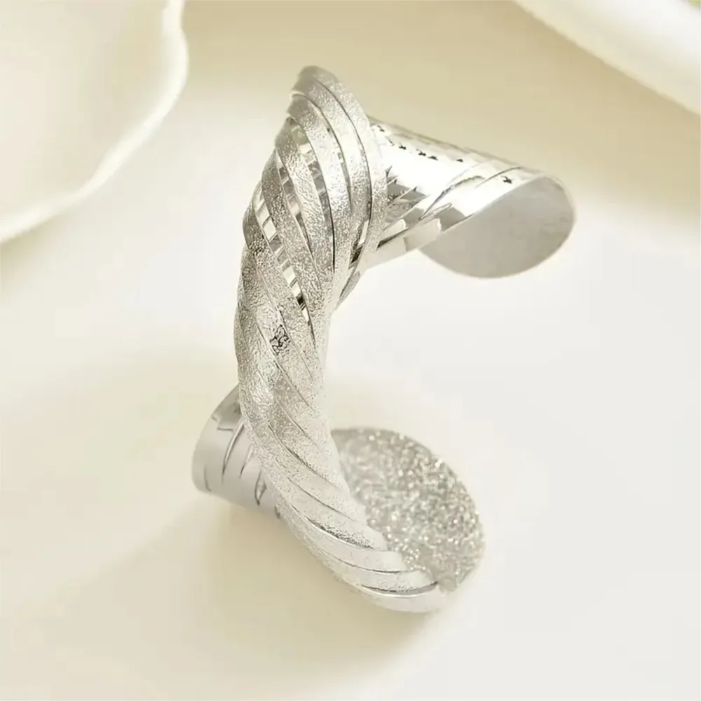 Vinatge Bold Matte Twisted Line Design Cuff Bangle for Women Men Hip Hop Style Bangles Versatile for Daily Wear Jewelry Gifts