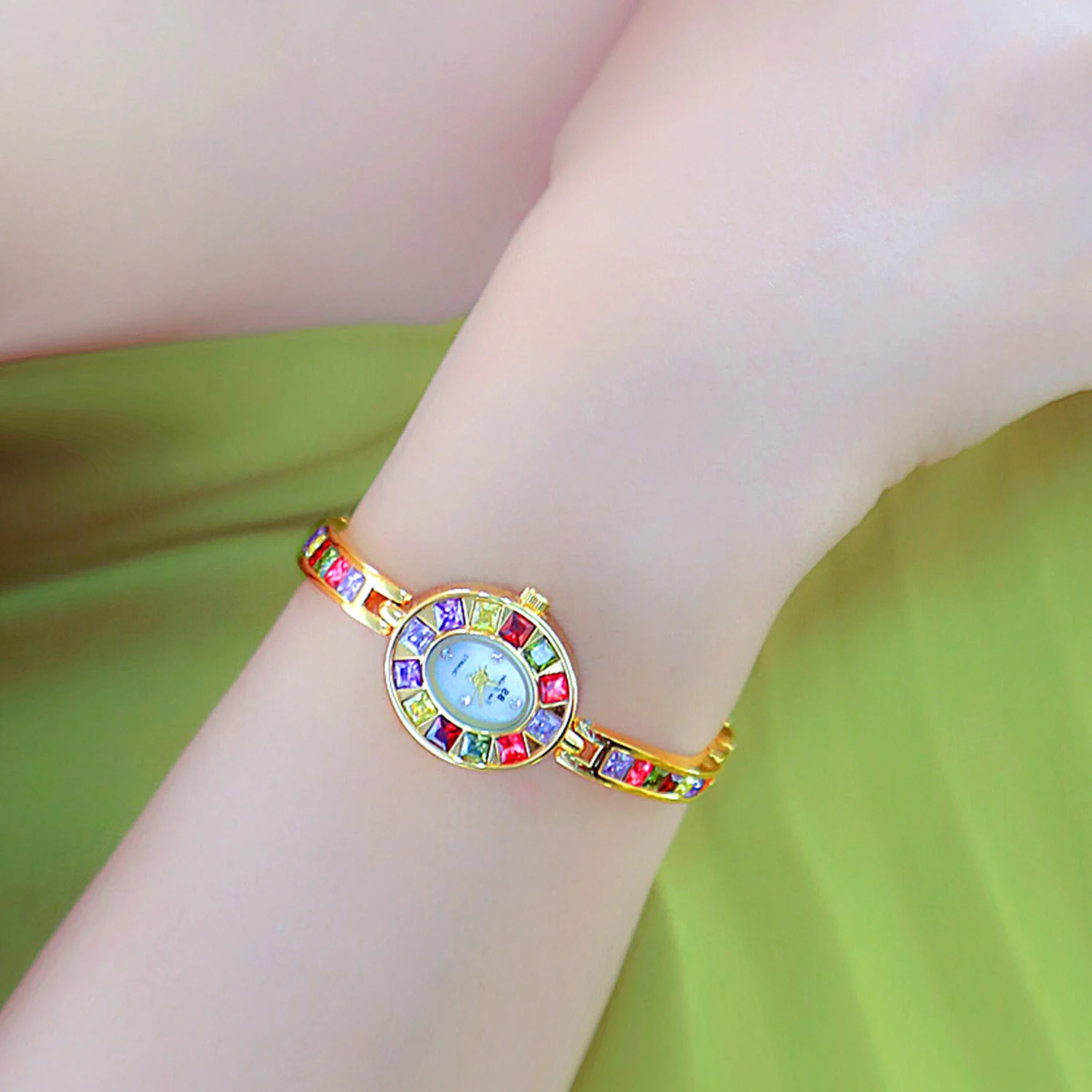 Luxury Women Watches High Quality Colorful Diamonds Dial Bracelet Ladies Watch Fashion Small Gold Quartz Wristwatches Gifts 3