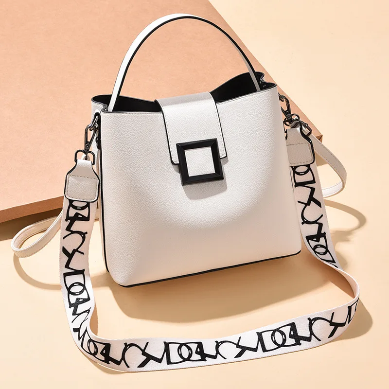 

Осенняя популярная Повседневная сумка-мешок, женская новая модная сетчатая красная сумка-мессенджер на одно плечо, простая и универсальная женская сумка, 2023