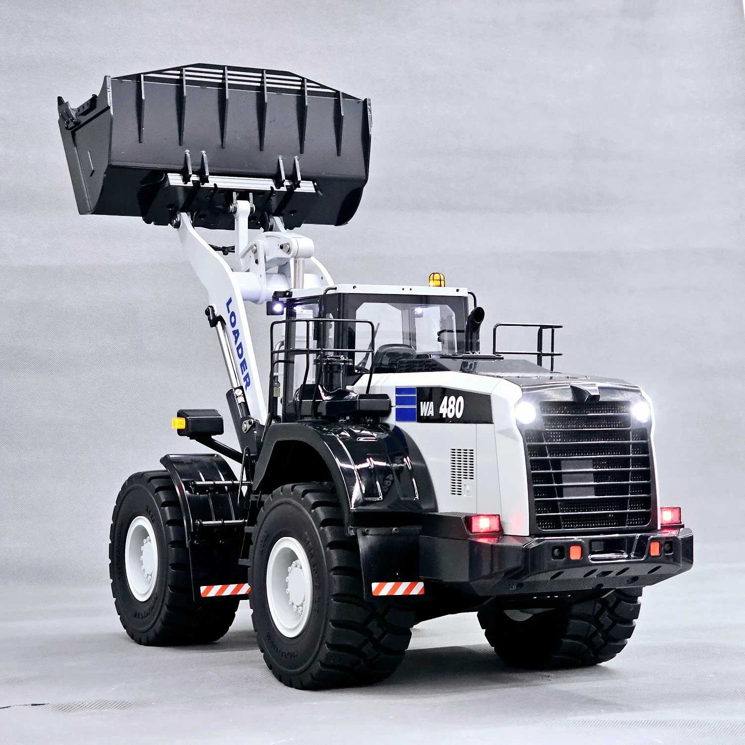 1/14 WA480 RC Hydraulic Loader Metal Model RTR Engineering Loader with Light and Sound System Remote Control Car Adult Toy 6