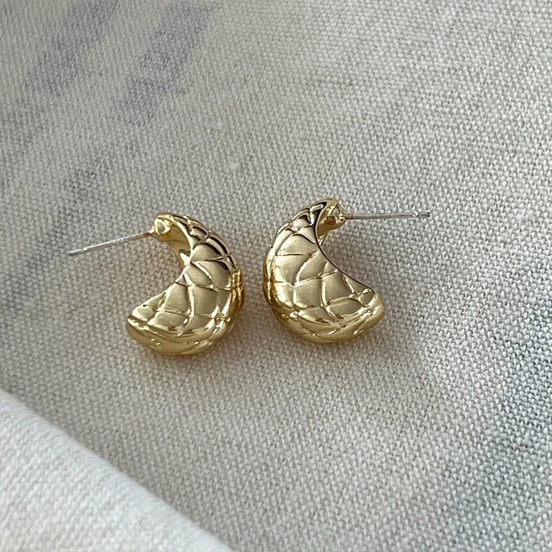 Simple Stud Earrings for Women Diamond Pattern Metal Alloy Geometric Earrings Piercing Fashion Jewelry Exquisite Gift