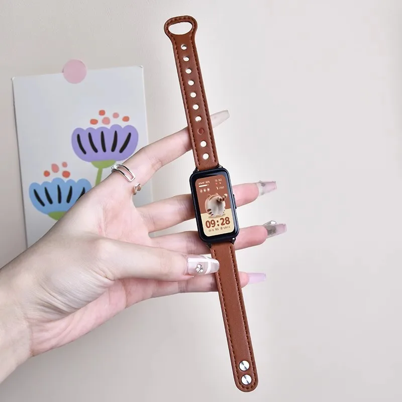 Fashion Leather Strap for Smart Watches - Elegant Watch Band Loop for Women & Men Bracelet