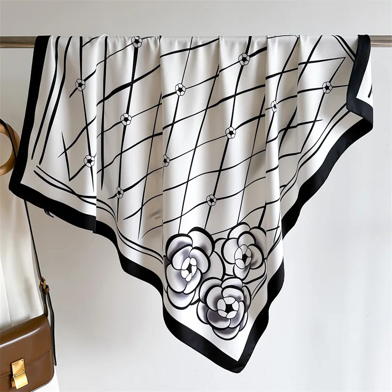 90*90cm Blumenbedrucktes Quadratisches Tuch Damen Seidenschals Bandanas Luxuriöses Design Strandtuch Wickeltücher Eleganter Reise-Hijab für Damen – Detail 7