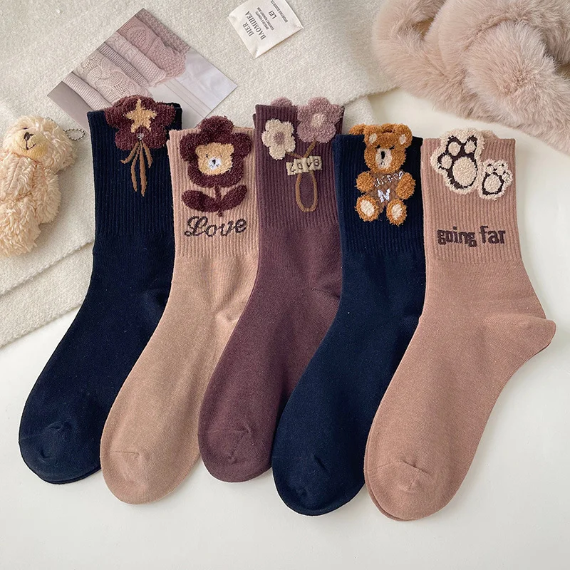 

Fashion Retro Cotton Cute Cartoon Socks Bear Sock Girls Comfortable Middle Tube Sock Autumn Winter Soft Kawaii Socks for Women