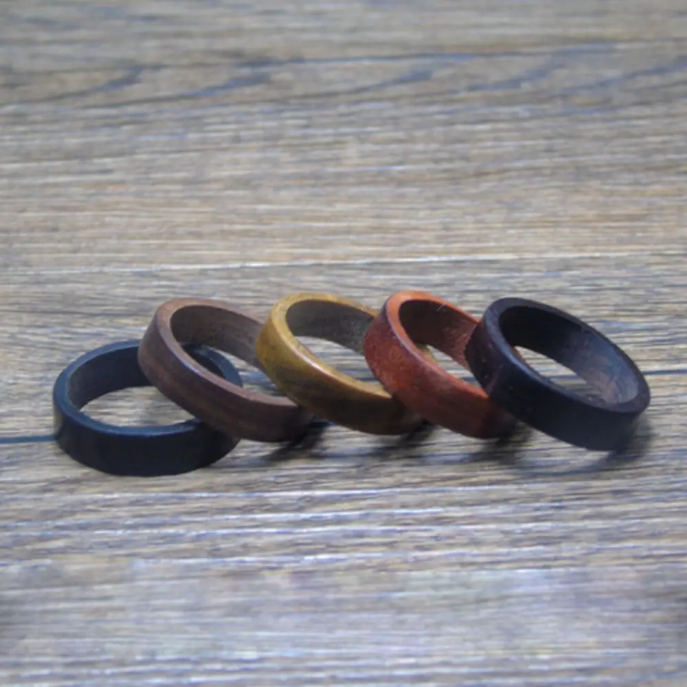 Fashion Blood Sandalwood Ebony Wood Ring Men Women Retro Natural Wood Ring Pagan Pull Finger Women's Jewelry Gift