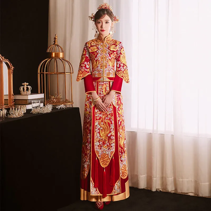 

Tang Suit Traditional Chinese Embroidery Dragon Phoenix Couple Red Wedding Xiuhe Set Cheongsam Elegant Bride Vintage Qipao Dress