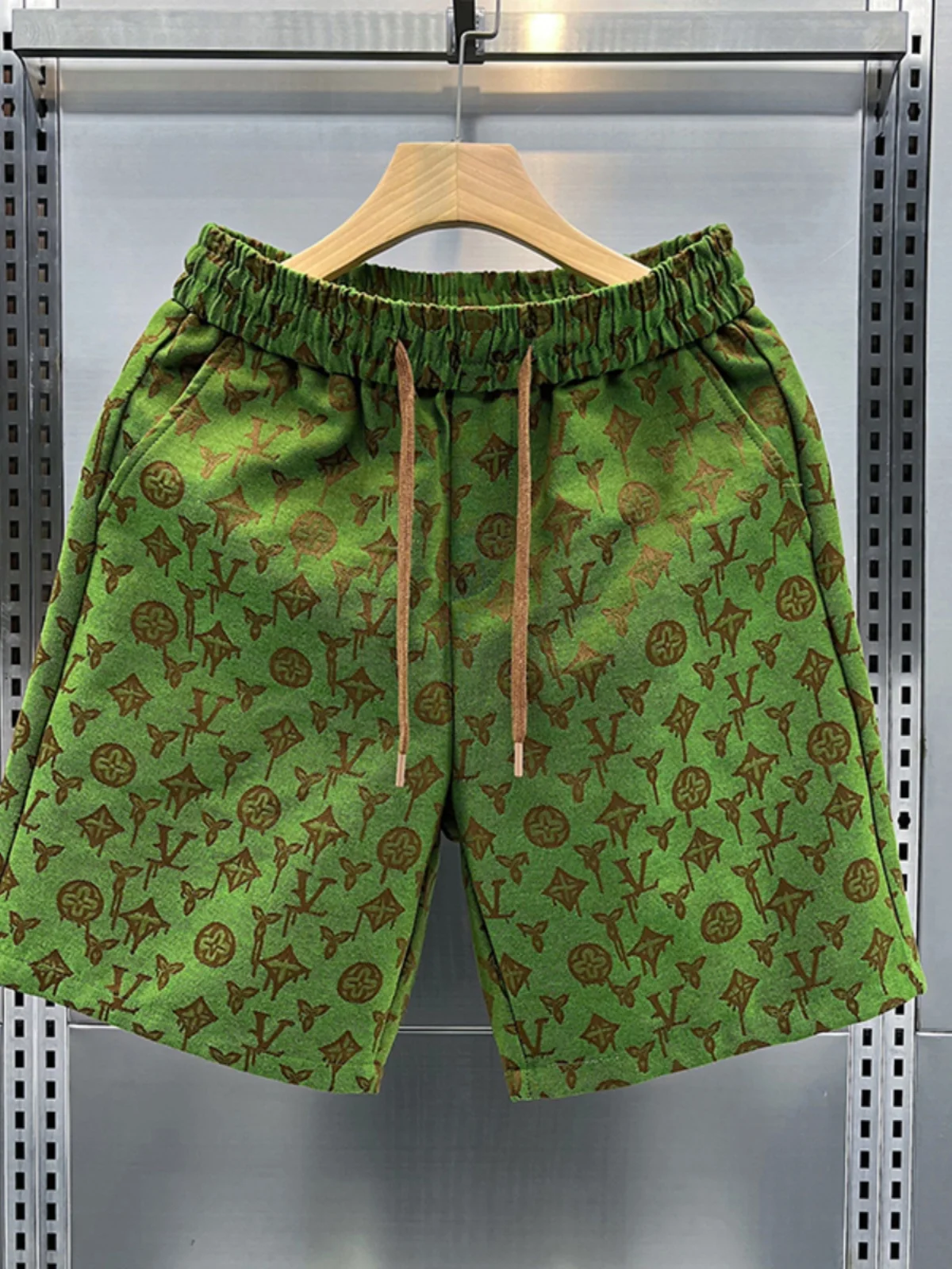 

2024 New Jacquard Letter Shorts for Men's Outwear with 5/4 Pants, Pi Shuai Loose Beach Pants
