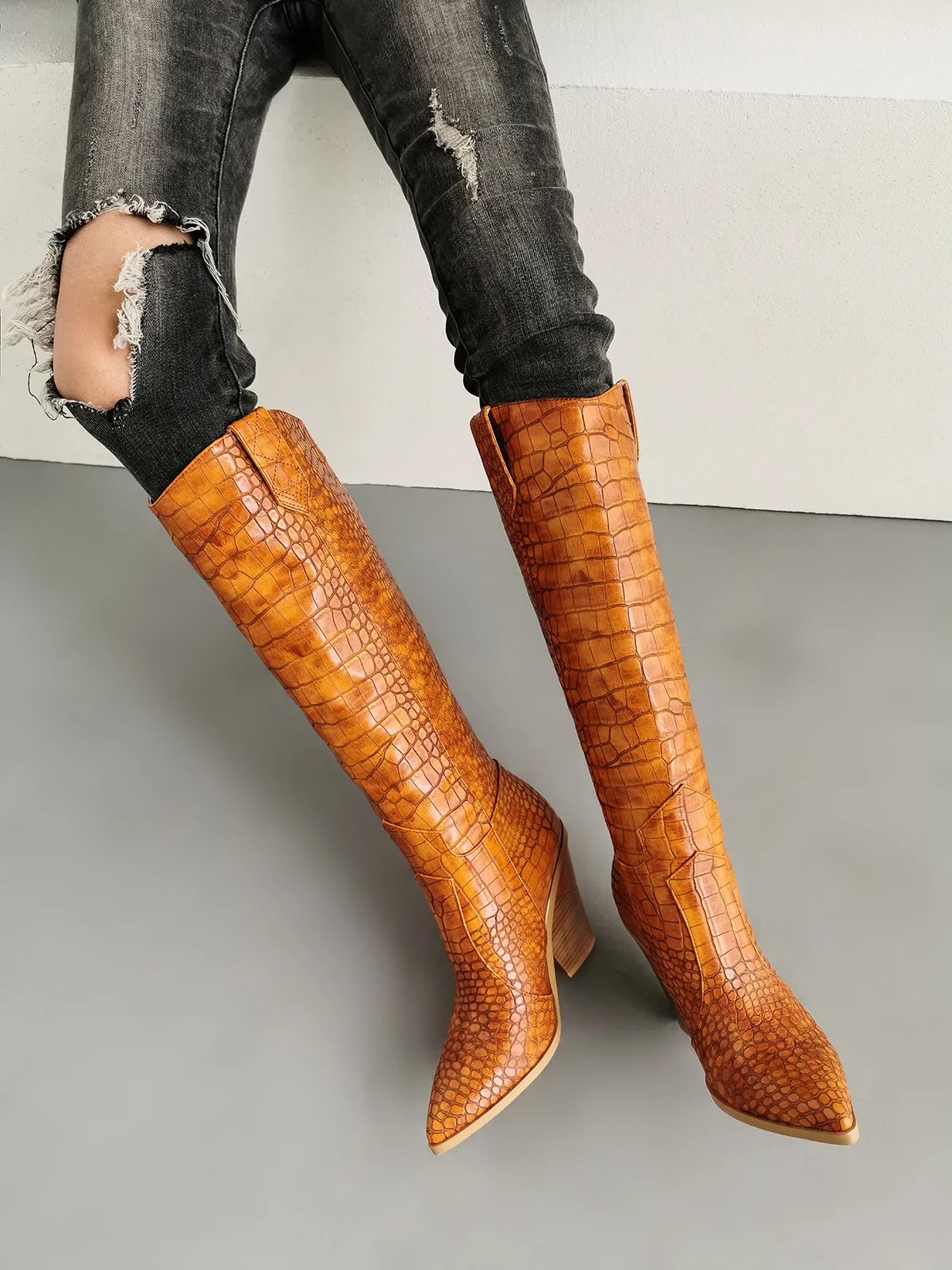 

Winter New Fashion Design Catwalk Style Wedge Heel Pointed Snakeskin Boots Large Size Colorcomfortable High Boots Women's Shoes