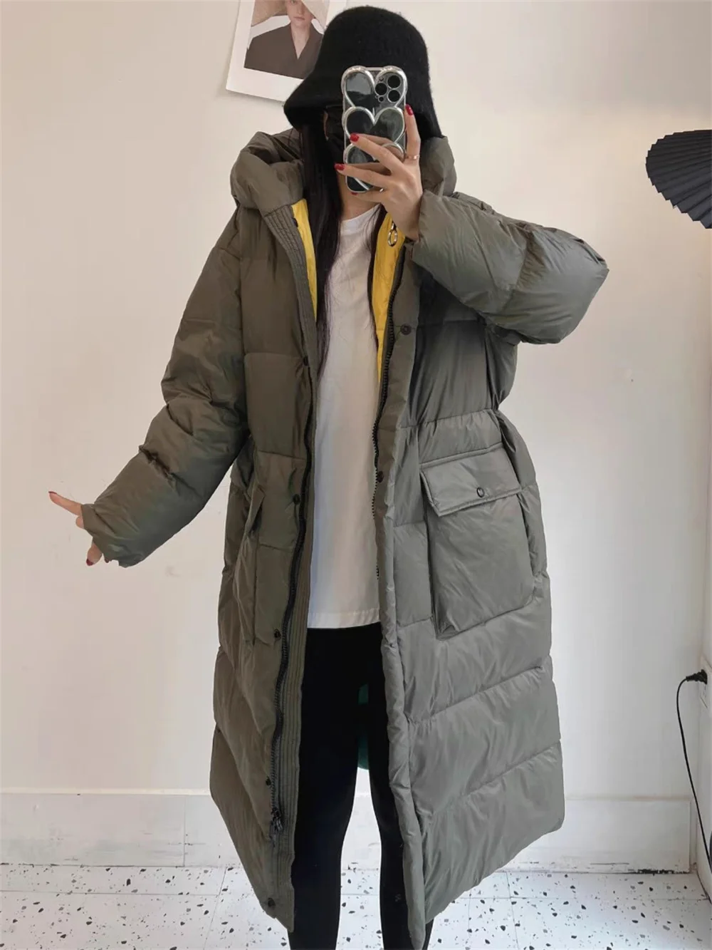 European Hooded Loose Knee Length Down Jacket for Women's Winter New Contrasting and Thickened White Duck Down Jacket 2023