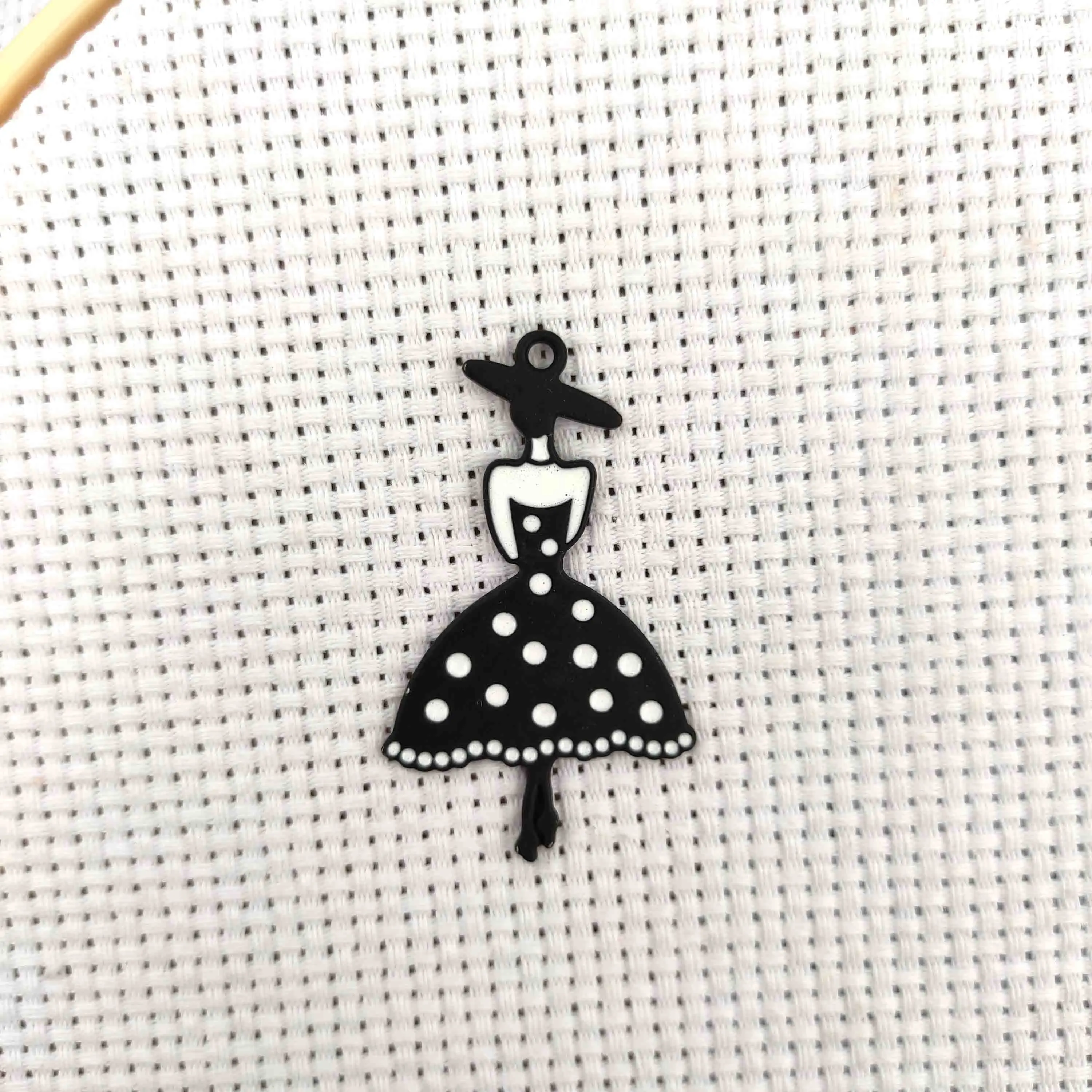 Lady Spot Magnetic Needle Minders for Cross Stitch Black Sewing Magnet Needle Keeper Finder Embroidery Accessories Needle Nanny