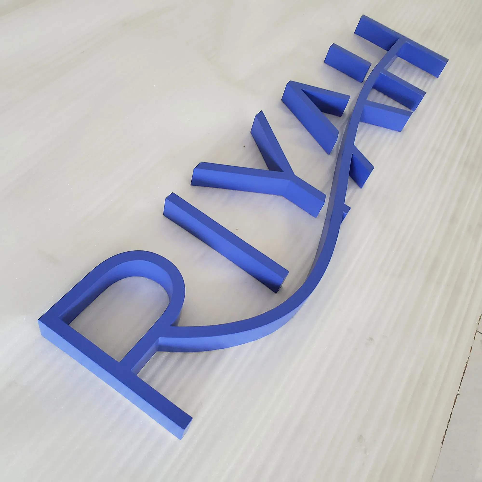 

Производитель на заказ 3d неподсветка окрашенные из нержавеющей стали рекламные буквы знак логотип компании фирменный знак