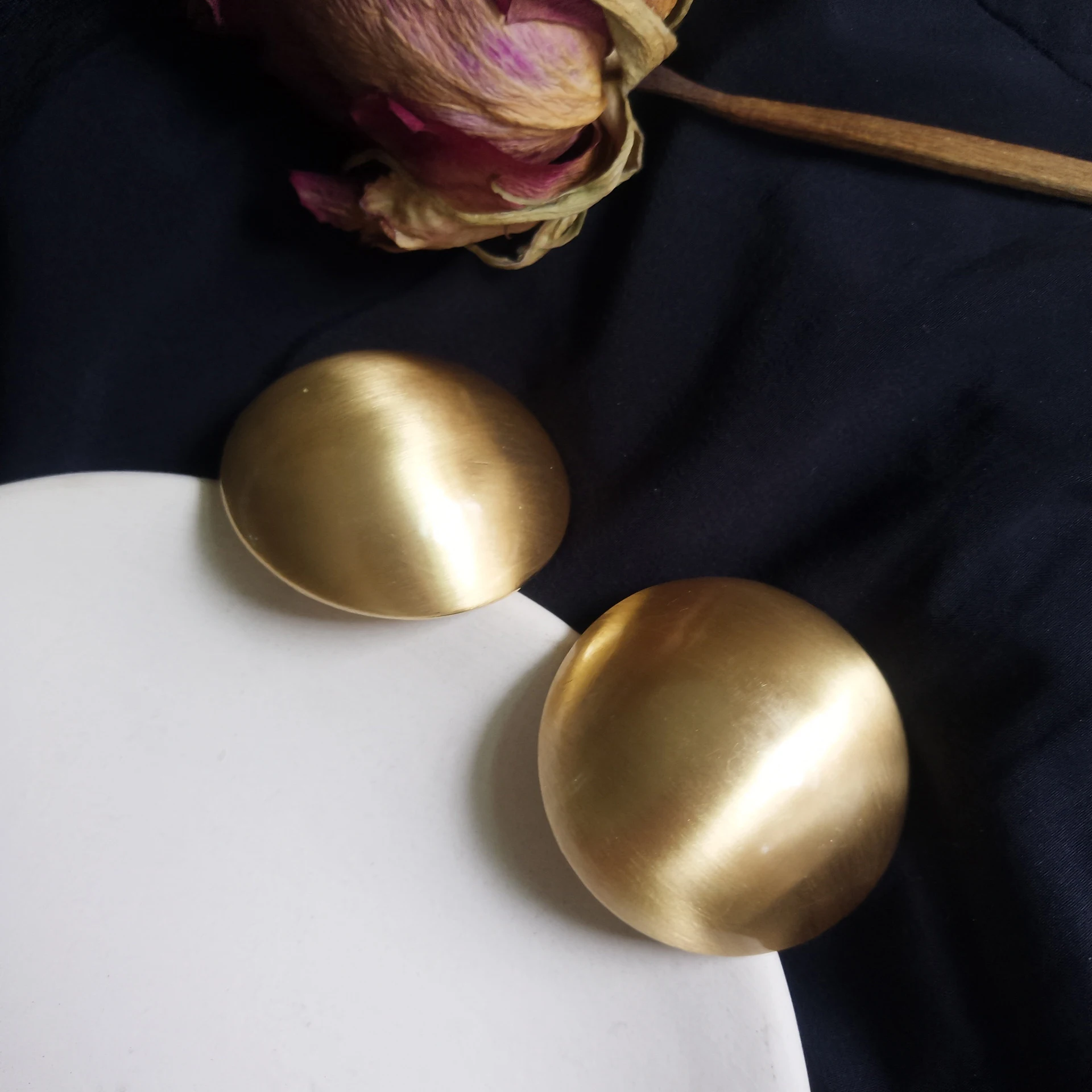 

Vintage Exaggerated Minimalist Metal Brooch Round Stud Earrings Large Gold Dome Earrings Women Gift for Her