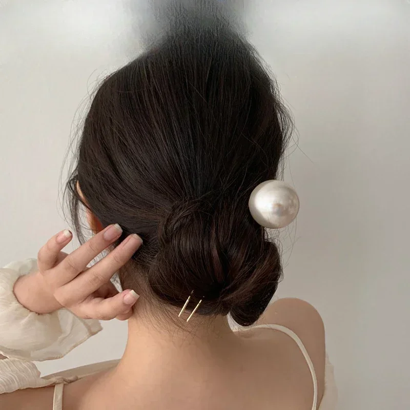Description Picture 3 of itemTemperament Niche Simple U Shaped Hair Pins Elegant Pearl Hairpins Metal Bobby Style Grips Hair Bun Clips Hair Styling Tools