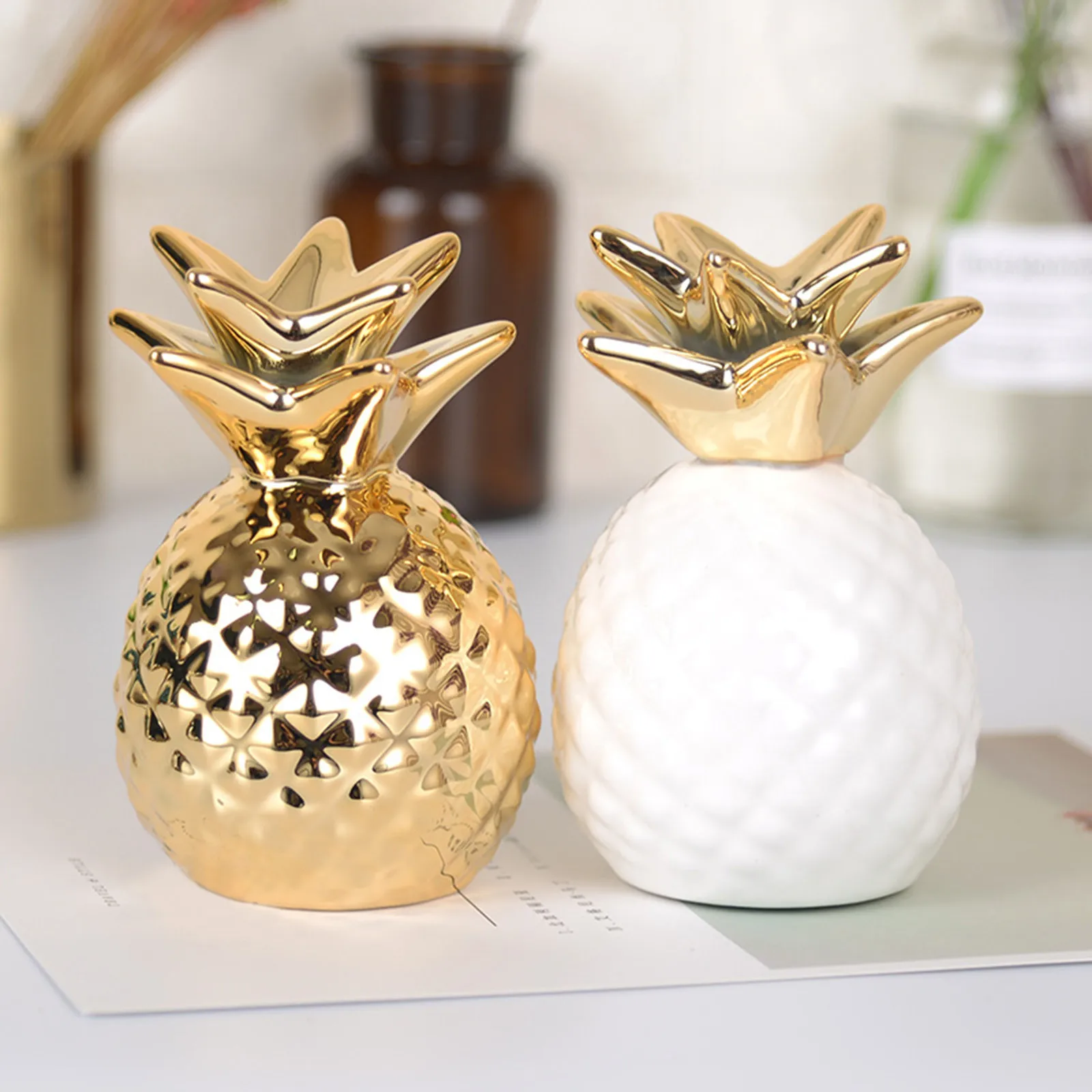 1 Pc Resin Pineapple Piggy Bank Faux Fruit Ornament Realistic Pineapple Props Creative Crafts Home Decoration Money Boxes 2