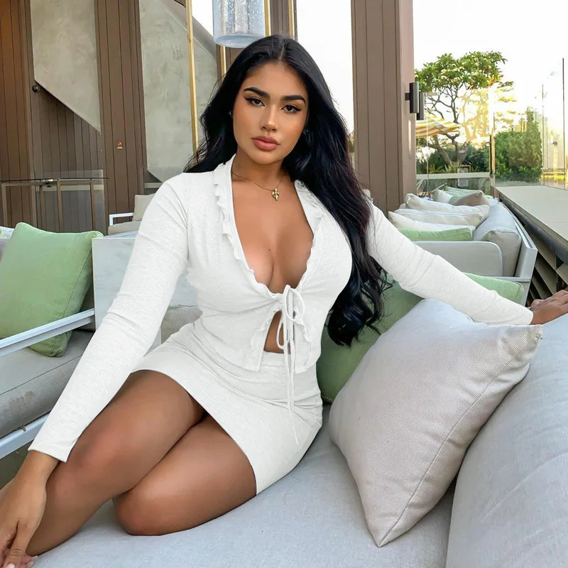

2021 New Fall Fashion Sexy Two-piece Set Streetwear Solid Color V-neck Lace Slim Top Tight-fitting Mini Skirt Knitted Casual