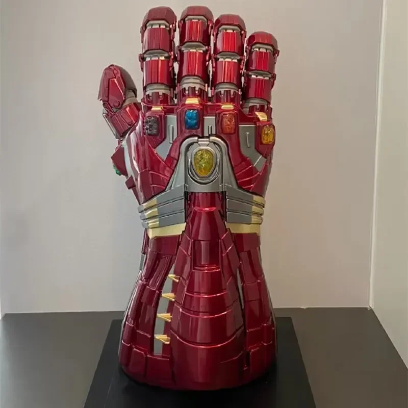 Nuovo The Avenger Iron Man Thanos Gem Guanti Metallo Led Luci Decorazione Modello Regali Decorazione Desktop Regalo Di Natale Ragazzo
