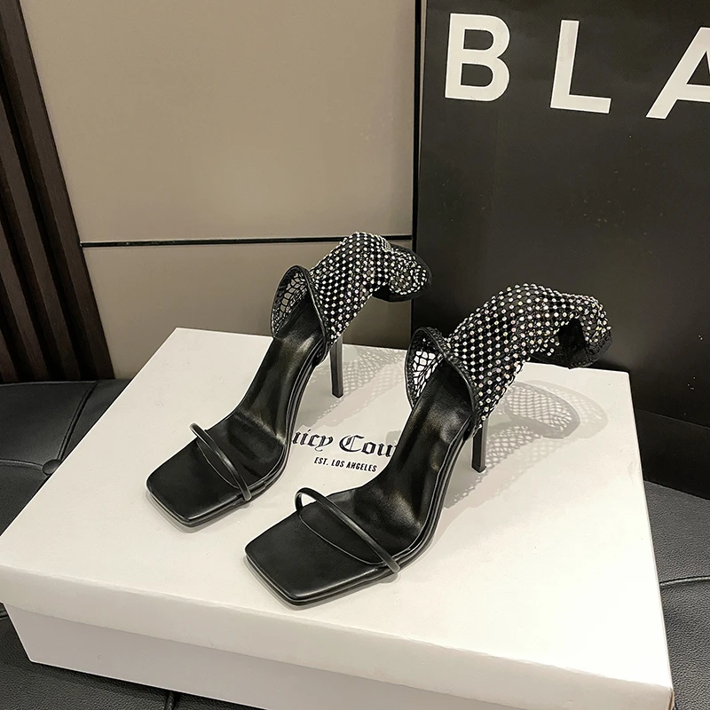 

Летние сексуальные блестящие женские туфли с острым носком на высоком каблуке