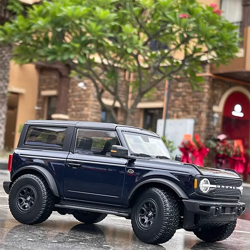 

Scale 1/18 Alloy Diecast Metal 2021 Ford Bronco Wildtrak Car Model Simulation Handicraft Adult Toy Decoration Collectibles Gift