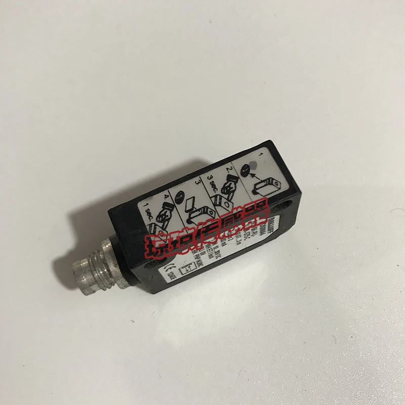 

New original BALLUFF photoelectric switching sensor BOS00A4 BOS 6K-PU-1LQA-S75-C