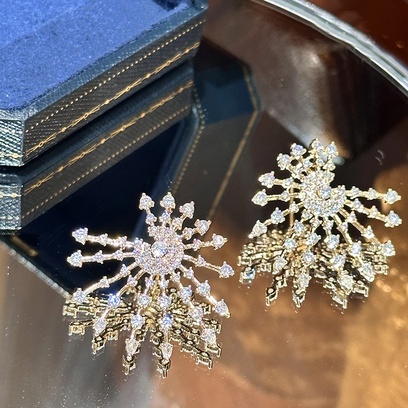 Irregular fireworks exaggerated fan shape elegant lady sparkling wedding earrings