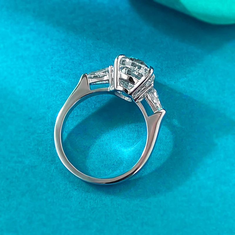 Sd6868e9eee9b427c95266582c347d4a3b