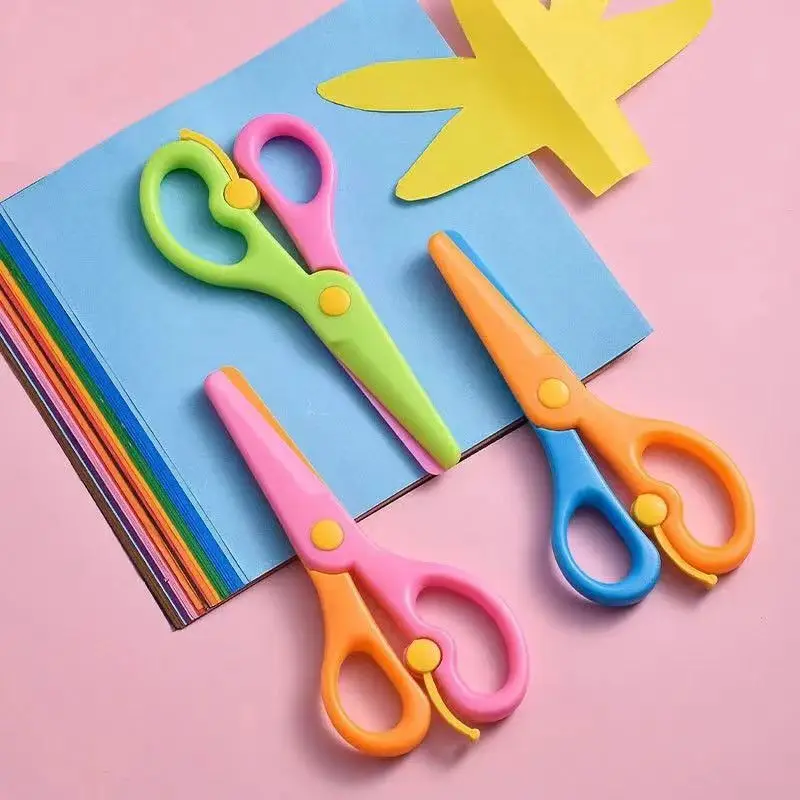 Stationery Scissors Soft Handle Portable 1Pcs 137mm Mini Safety Round Head Plastic Student Kids Paper Cutting Minions Supplies