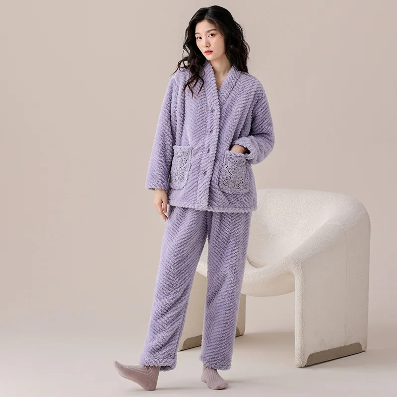 Рисунок 4 - Коралловая бархатная Пижама для женщин на осень и зиму