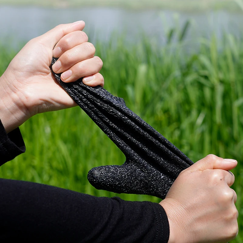 Fishing Gloves 1pcs Latex Puncture Scrapes Fish Catching Gloves with Magnet