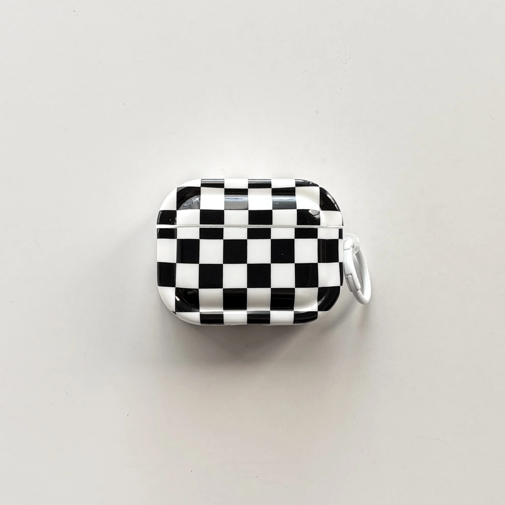 Elegant Black & White Checkerboard Plaid Protective Earphone Case