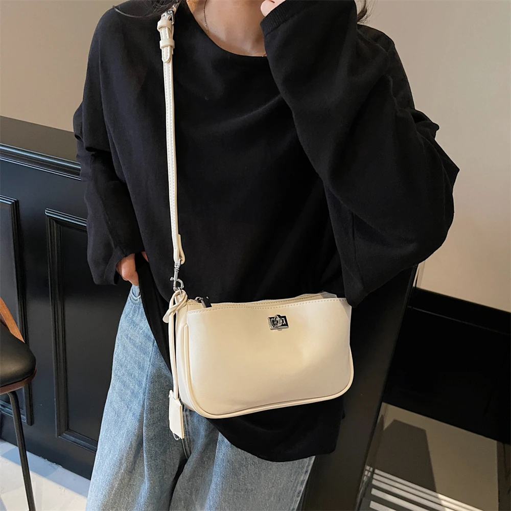 Luxury Women's Shoulder Bag With Dual Straps And Locker Closure_voghion.com