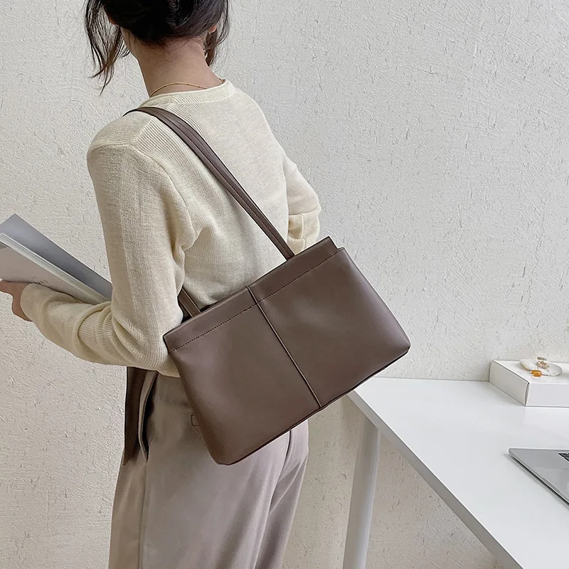 

Women's Korean Style New Fashion Women's Underarm Bag Large Capacity Hand Carrying Women's Elegant Retro Tote Bag