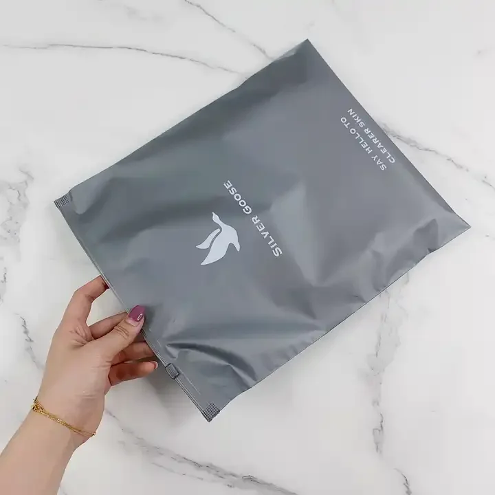 Verpackung von Plastiktüten für Kleidung, individuelles Reißverschlussverschluss, cremebeige Farbe, Kunststoffverpackung mit Reißverschluss, Kleidungsbeutel, 100 Stück, Top-Qualität – Detail 17